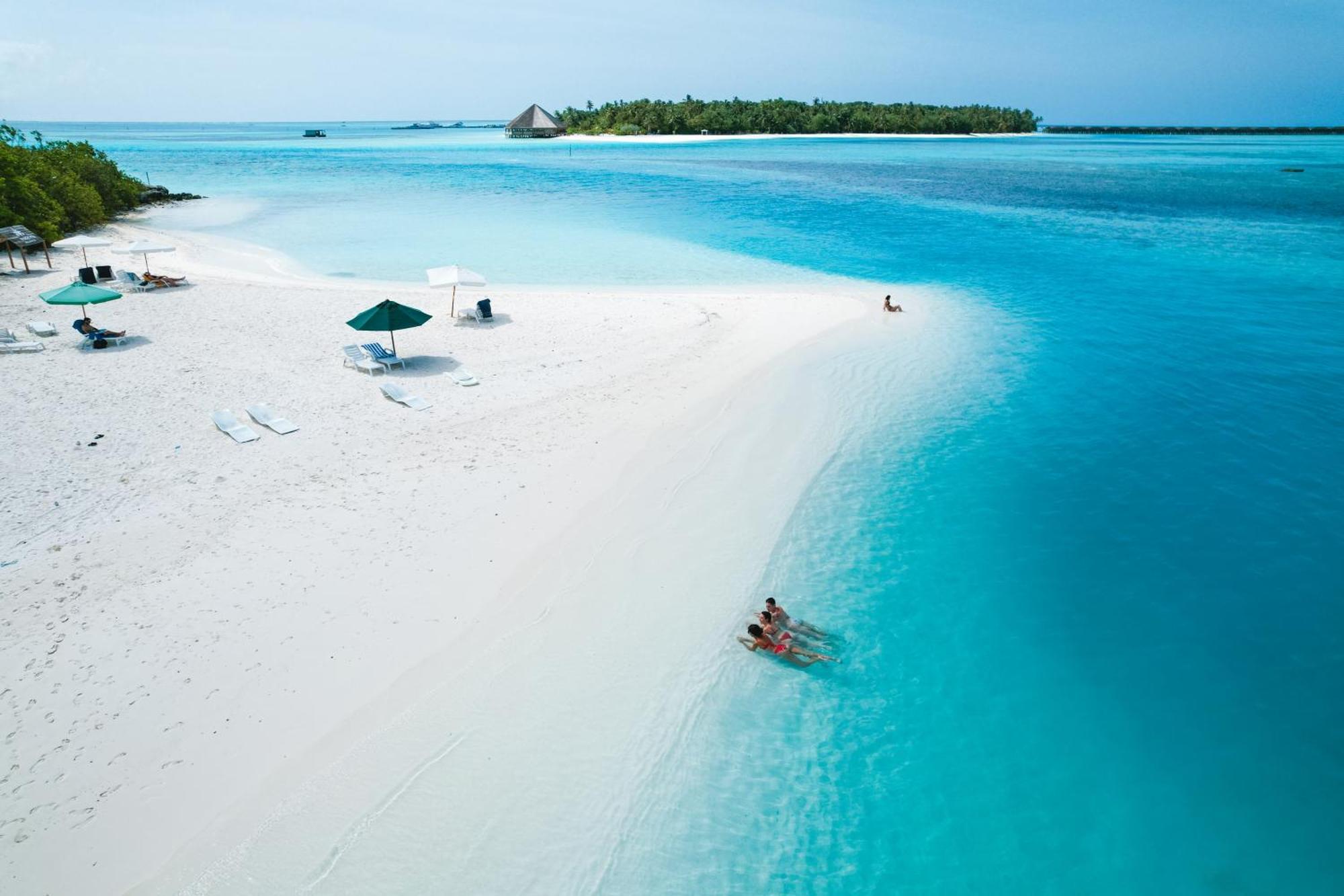 Rashu Hiyaa 3*